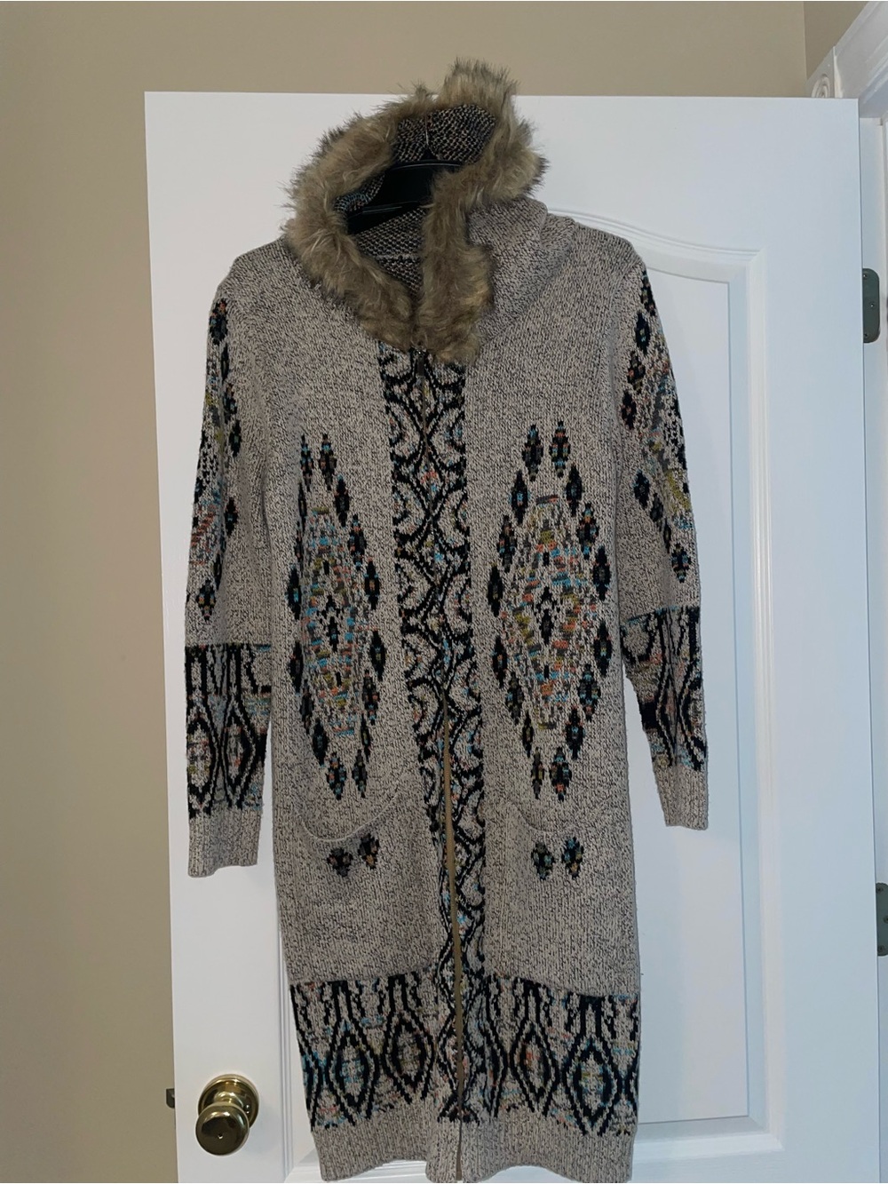 Mintee 16 Beige Knit Long Cardigan with Faux-Fur Hood and Geometric Pattern